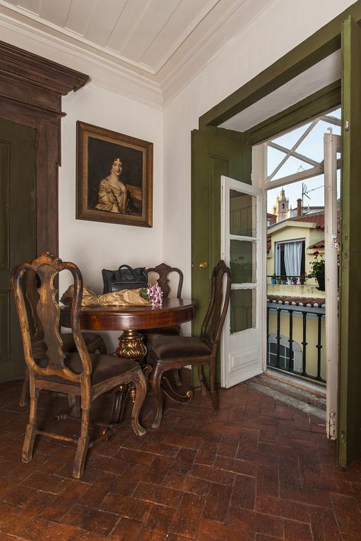 Alfama - St Estevao Viewpoint | Lisbon Cheese & Wine Apartments 部屋 写真